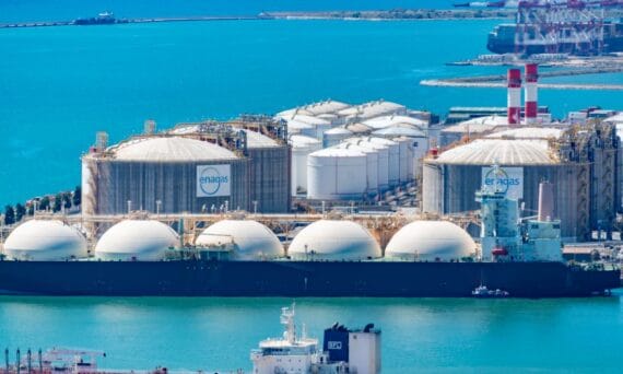 Aerial shot of a gas terminal featuring LNG storage tanks 570x342 - What the US Ethane Export Surge Means for Cryogenic Storage Tank Steel